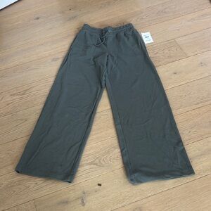 Splendid Waffle Scuba Wide Leg Pants in Olive Green NWT